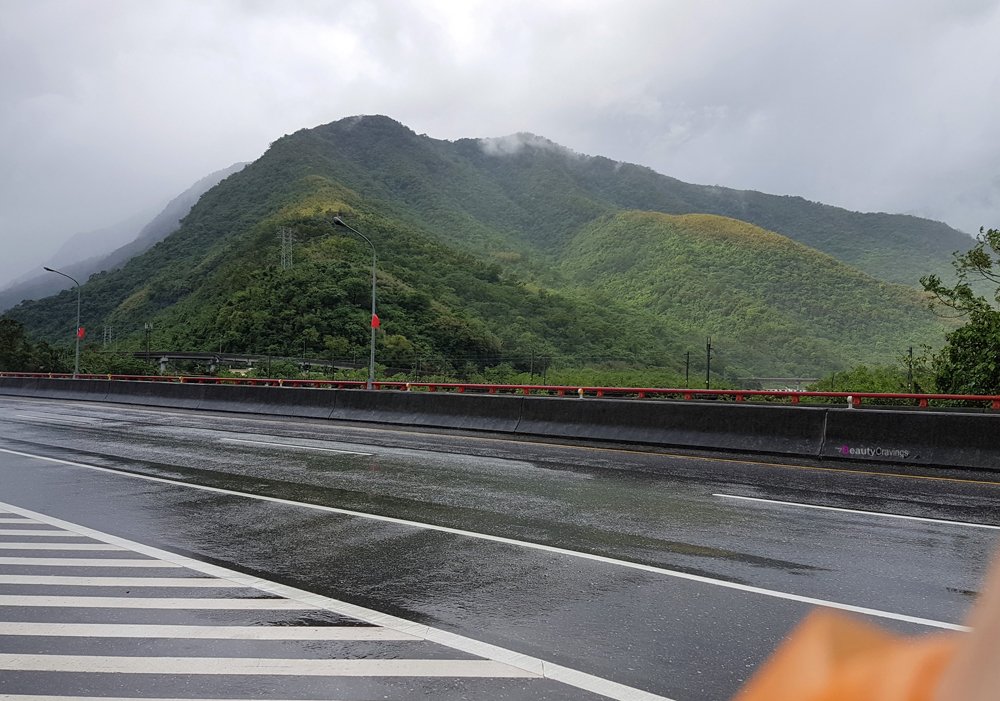 Driving to Taroko Gorge