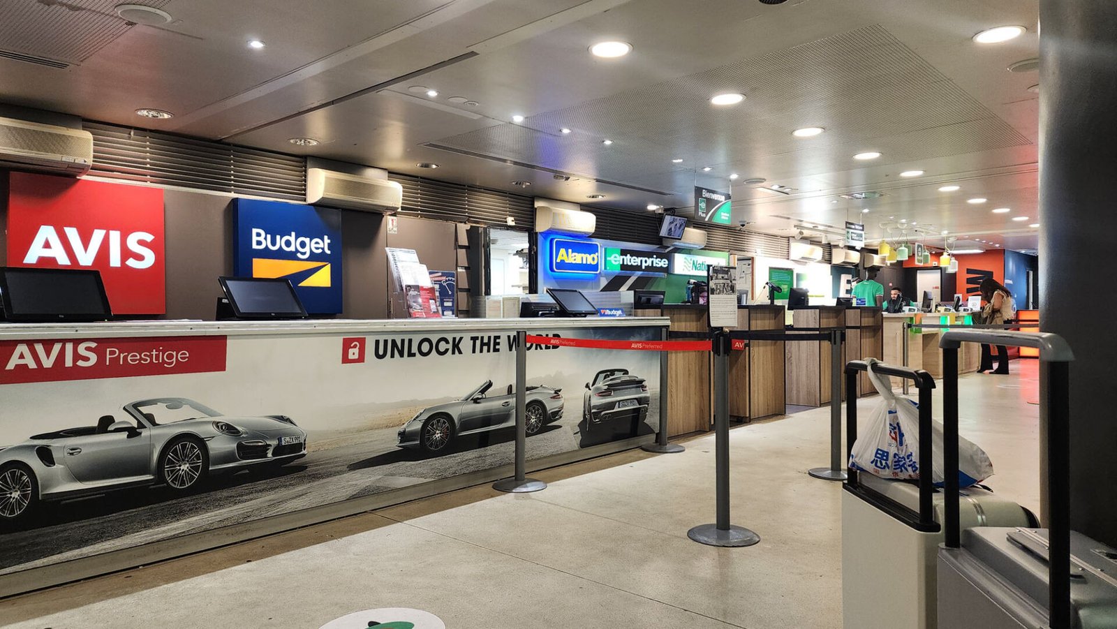 Rent car in Paris