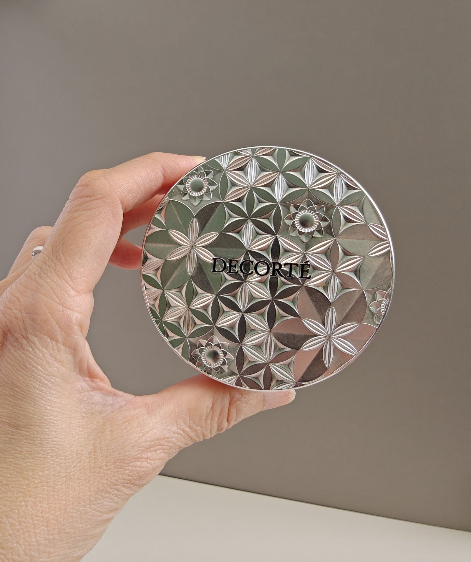 Decorte Loose Powder Review